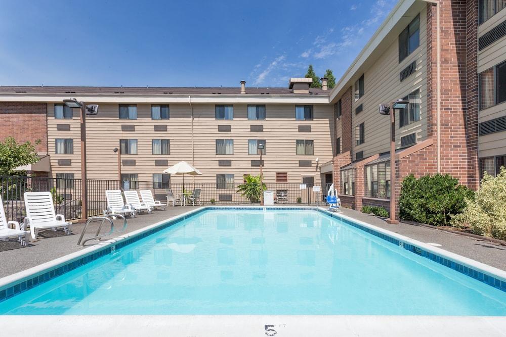Quality Inn & Suites Clackamas - Portland Exteriör bild