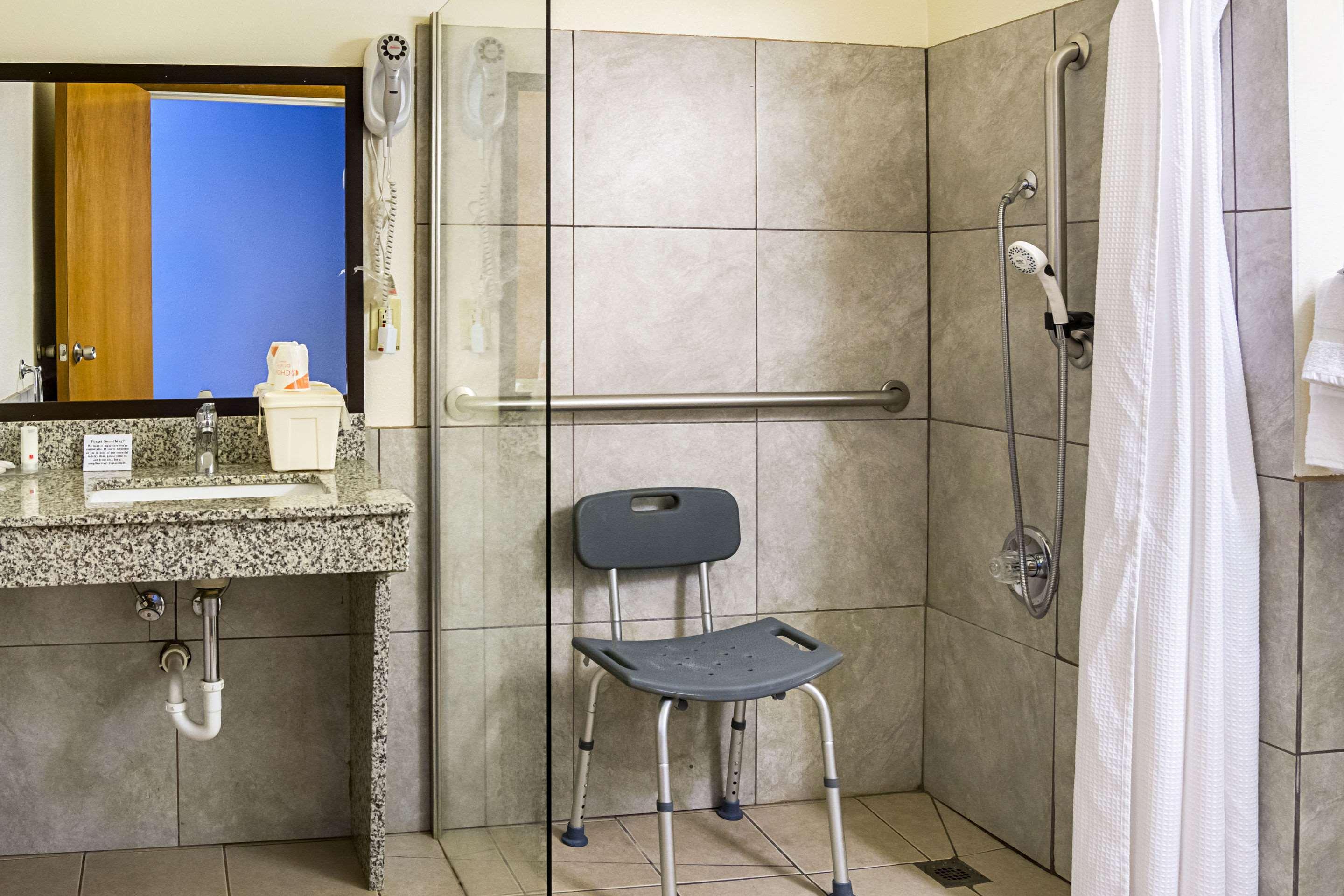 Quality Inn & Suites Clackamas - Portland Exteriör bild