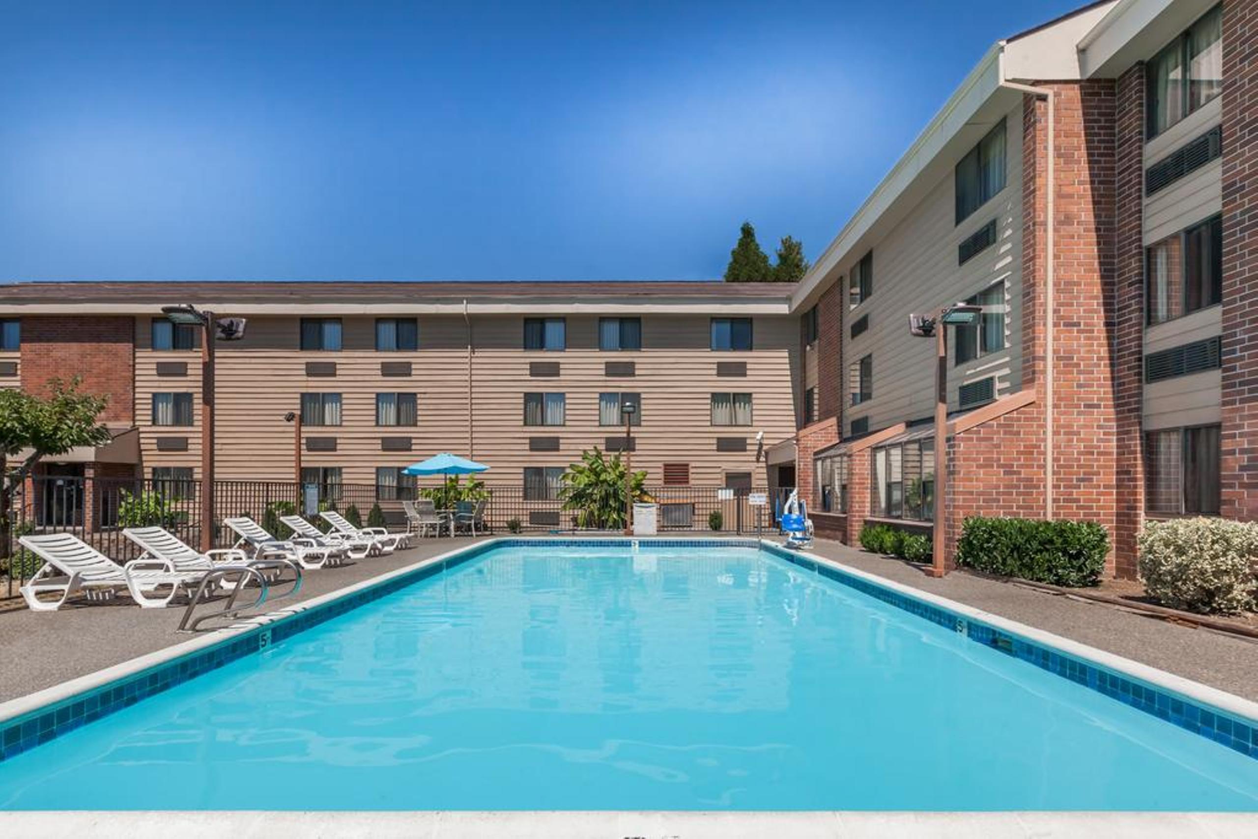 Quality Inn & Suites Clackamas - Portland Exteriör bild