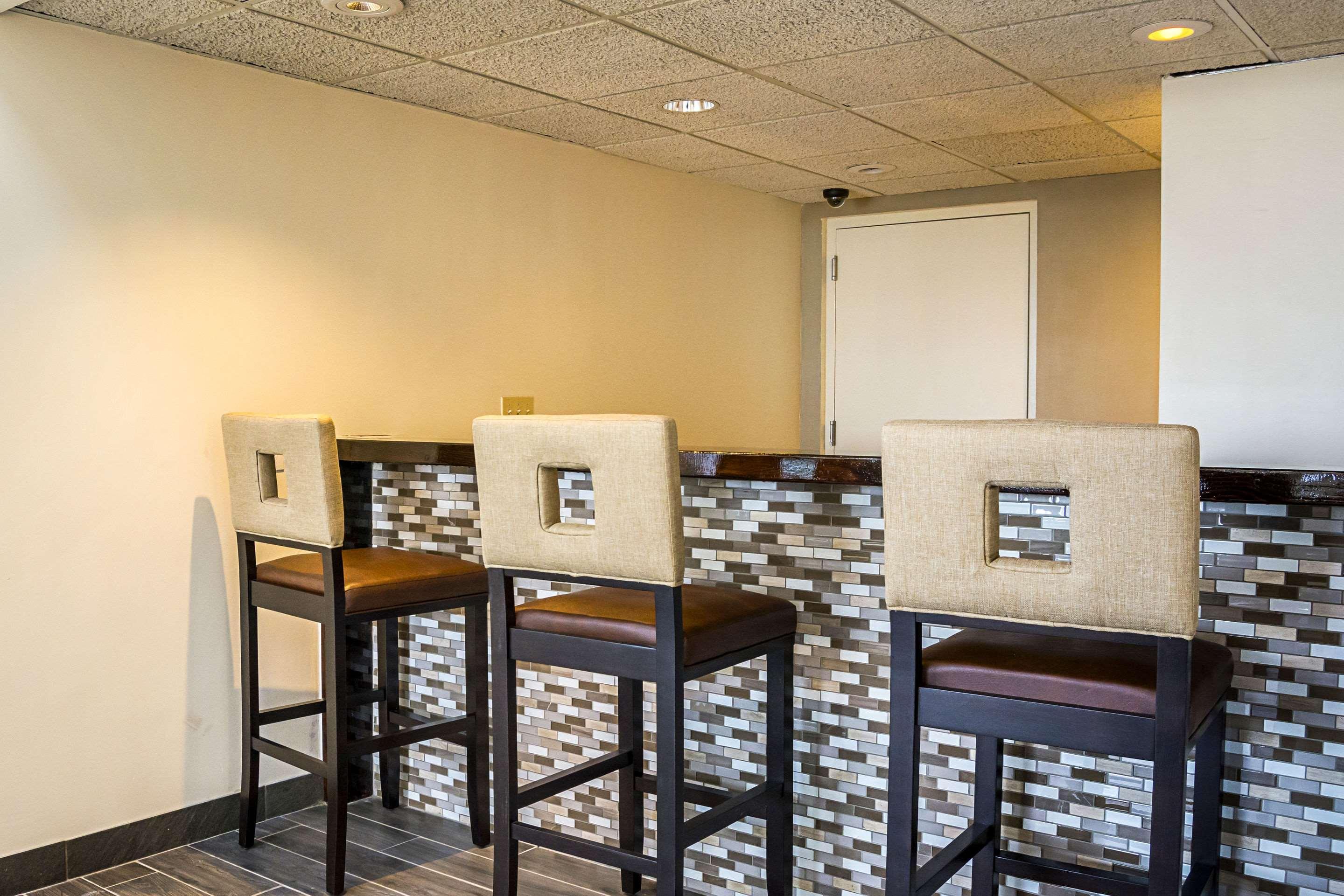Quality Inn & Suites Clackamas - Portland Exteriör bild